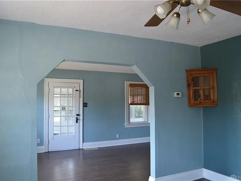 2752 Springmont Ave — Photo 4