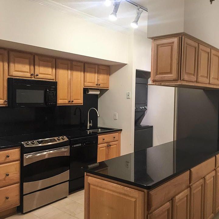1st image of 1211 S Eads St APT 811
