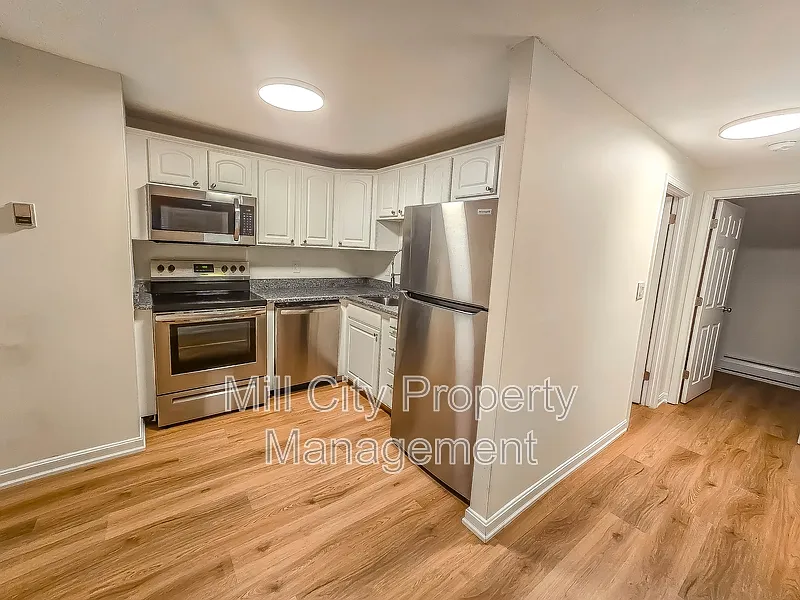 1 bed, 1.0 bath, 705 sqft, $1,800 — Photo 3