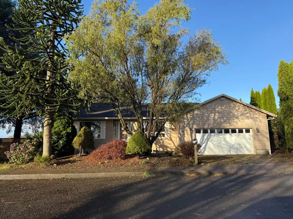 816 Beachwood Ave, Tillamook, OR 97141