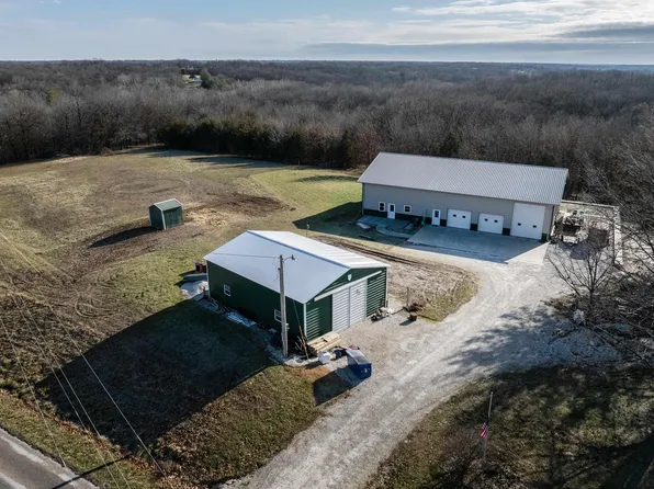 6912 Columbus Rd, Quincy, IL 62305