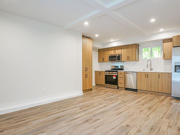 3rd image of 6112 Saturn St #1/4