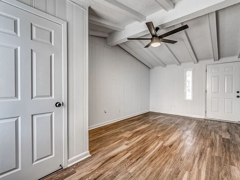 4980 Vickie Dr — Photo 20