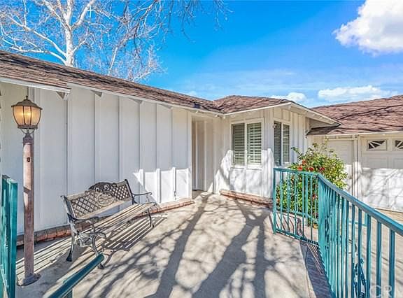 5th image of 9636 Boxwood Ave