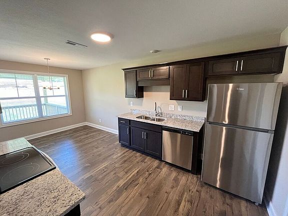 3rd image of 173 Ardell Dr