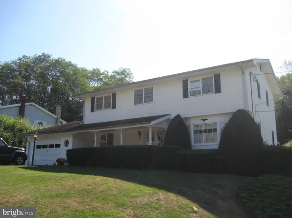 608 E Lawton St, Saint Clair, PA 17970