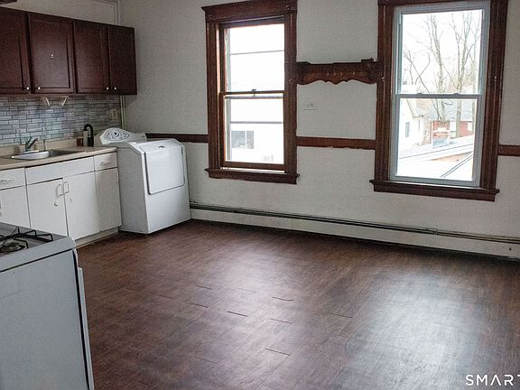 4th image of 405 Wilson St APT 3