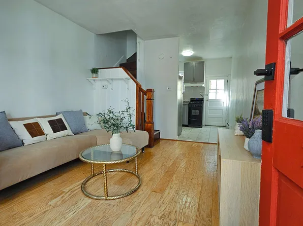 2416 Manning St, Philadelphia, PA 19103