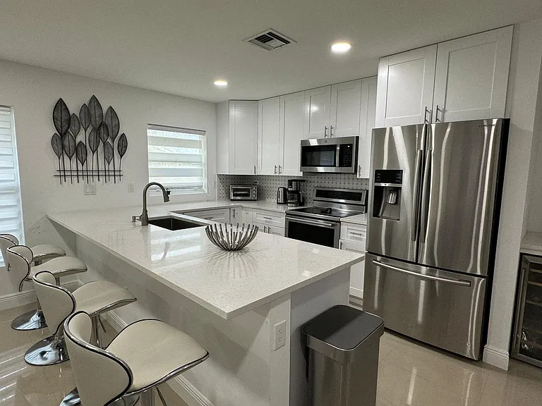 100 3rd St #1 — Photo 14