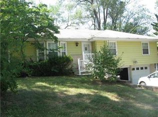 8145 W 56th Ter, Overland Park, KS 66202