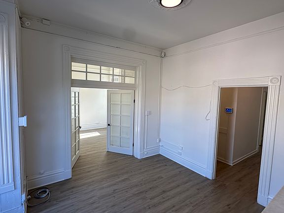 3rd image of 3075-3077 Sacramento St #2