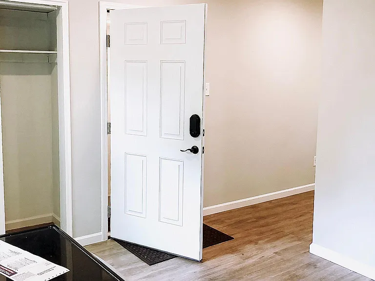 (Unit #2|1-Bed/1-Bath|Second Floor): View of Entryway from Kitchen
