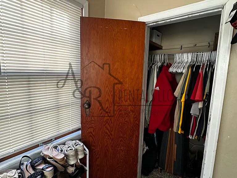 602 N Walnut St — Photo 3