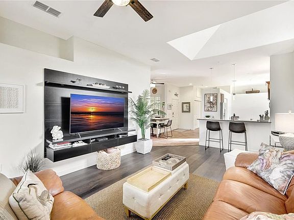 3rd image of 22300 Piazza Doria LN #301