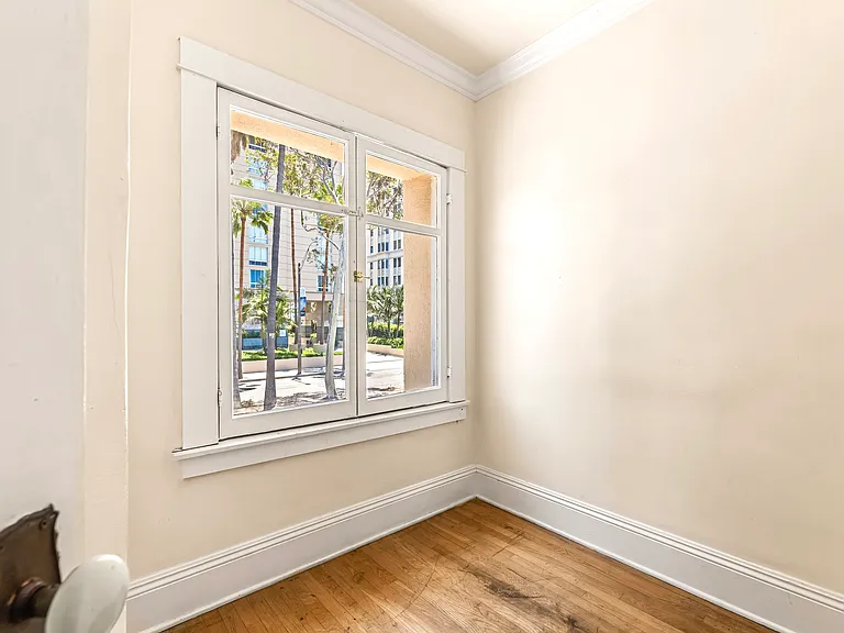 841 E Ocean Blvd — Photo 36