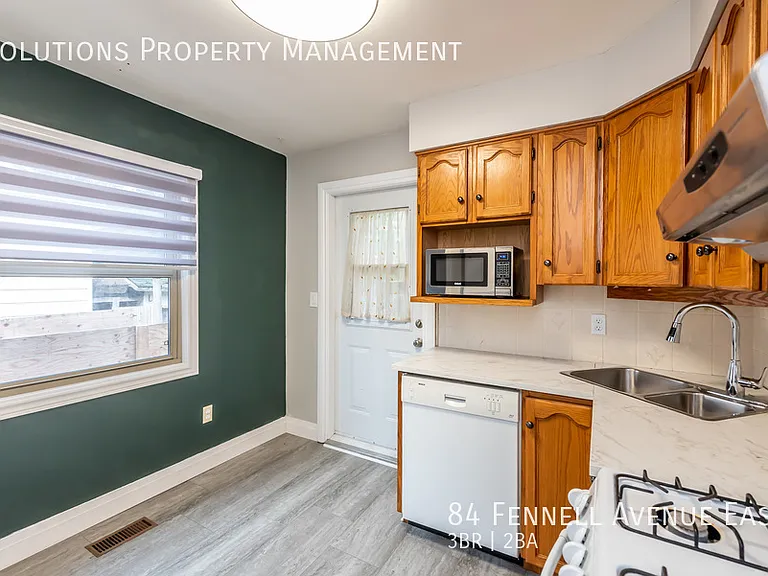 84 Fennell Ave E — Photo 19