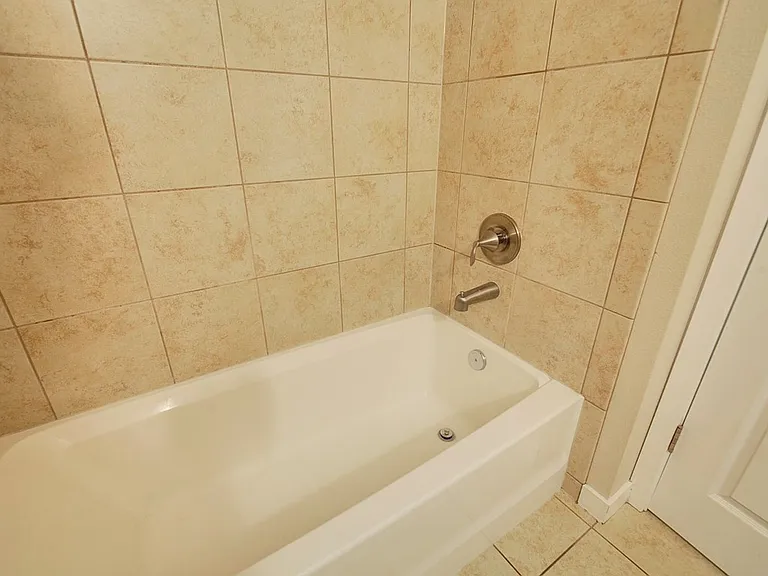 9840 NE 116th Street — Photo 31