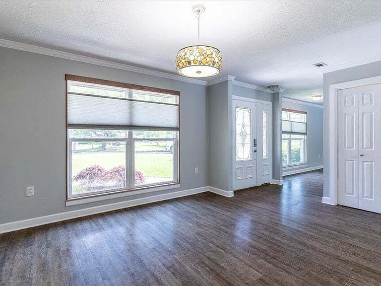 8 Stafford Cir — Photo 6