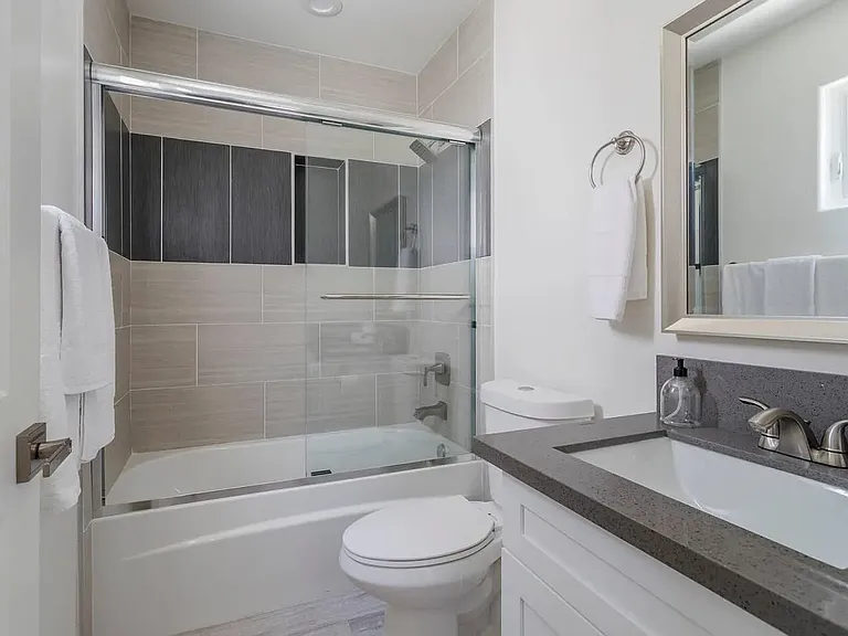 817 N Mariposa Ave #81712 — Photo 21