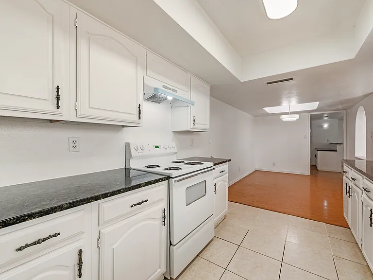 3316A John Muir Ct — Photo 17