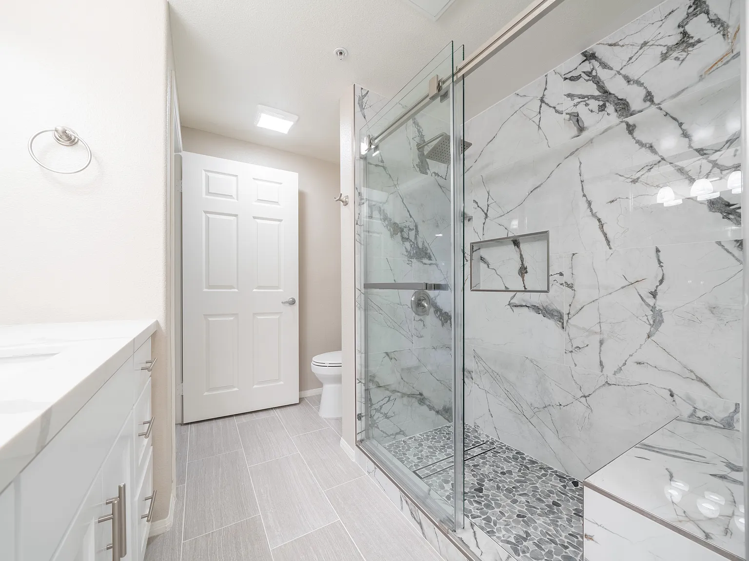 2 bed, 1101 sqft, $2,700 — Photo 3