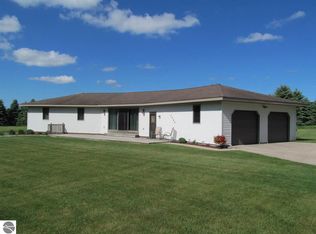5264 S 45 1/2 Rd, Cadillac, MI 49601