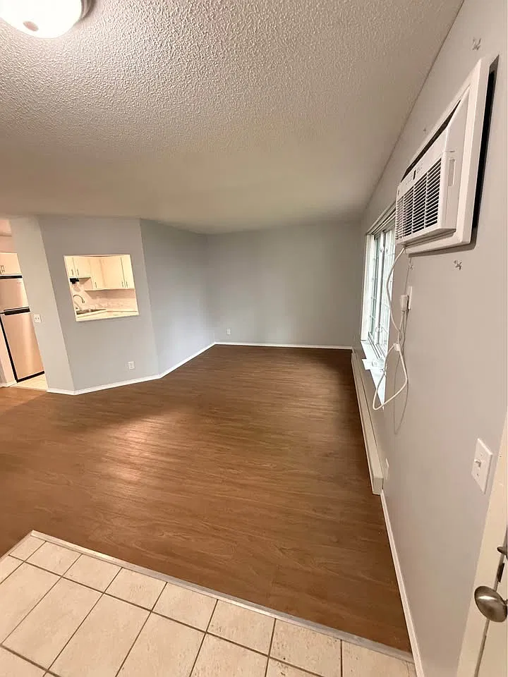 2 bed, 1.5 bath, 1100 sqft, $1,495 — Photo 2