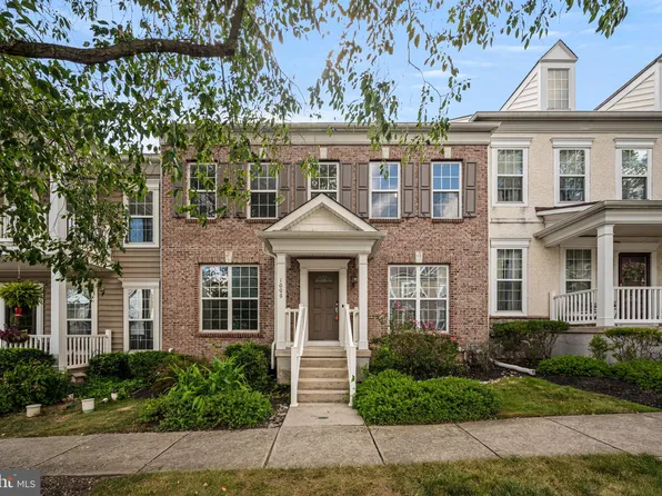 1006 Fisher St, Chester Springs, PA 19425
