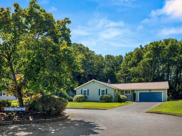 85 Gateway Rd, North Kingstown, RI 02852