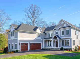 327 Owaissa Rd SE, Vienna, VA 22180