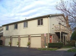27880 Reo Rd APT D, Grosse Ile, MI 48138