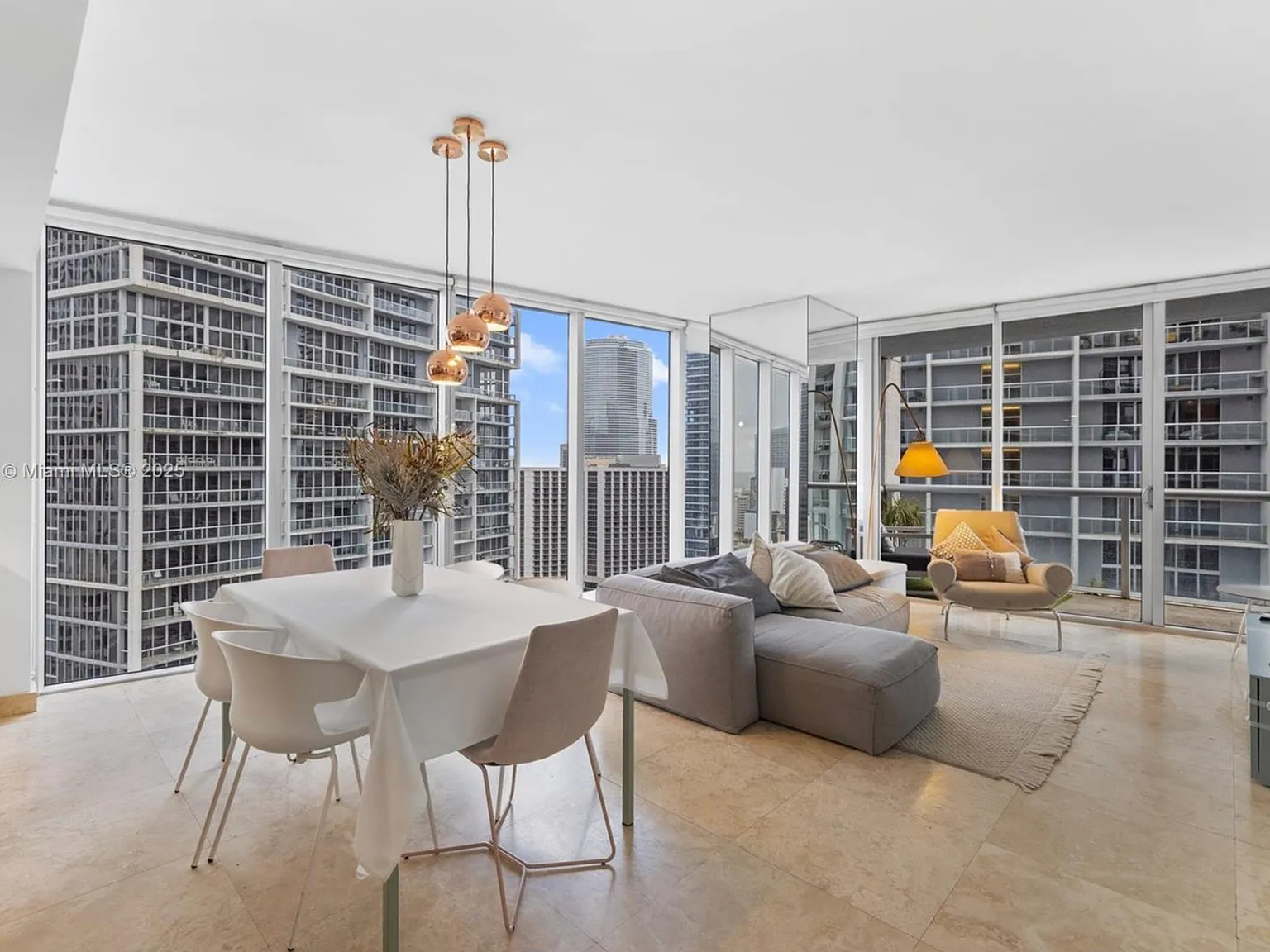 2 bed, 2.0 bath, 1327 sqft, $4,300 — Photo 1