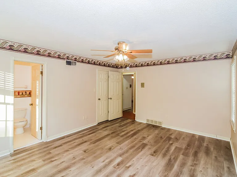 3467 Josee Ln — Photo 11