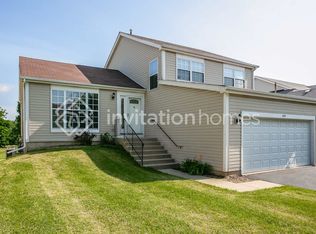 484 Columbine Ln, Bolingbrook, IL 60440