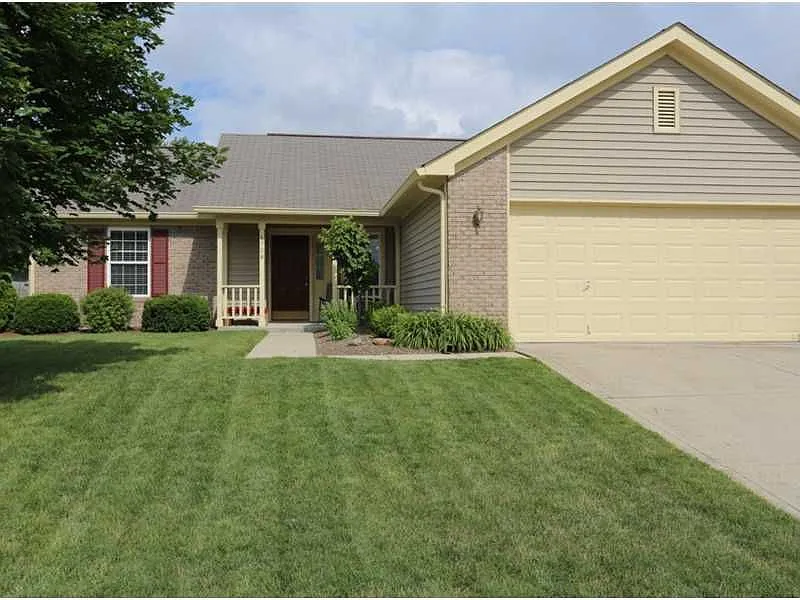 6708 Sparrowood Dr photo 1