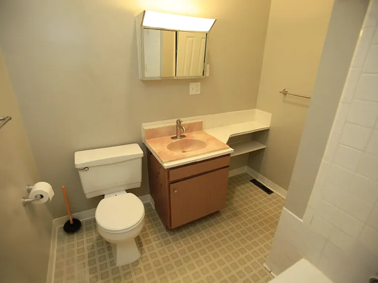 526 S Division St #526-1 — Photo 21
