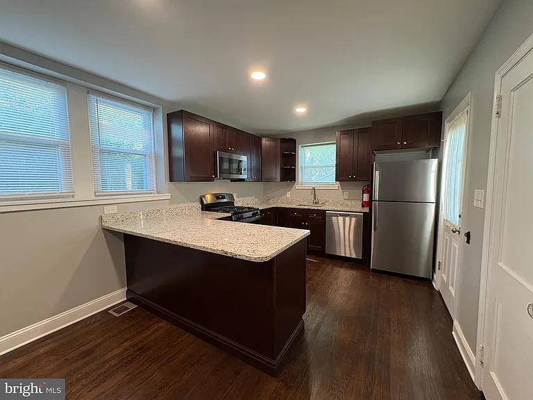 512 Jessamine Ave #1 — Photo 8