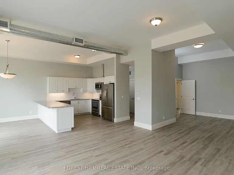 32 Water St N #201 — Photo 9