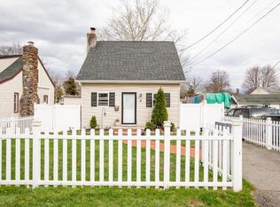 8 Navajo Ave, Lake Hiawatha, NJ