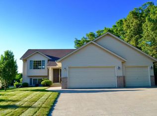 312 Timber Ln, Cannon Falls, MN 55009