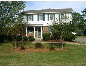123 Woodbury Dr photo 1