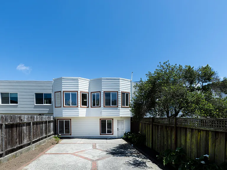 877 44th Ave — Photo 64