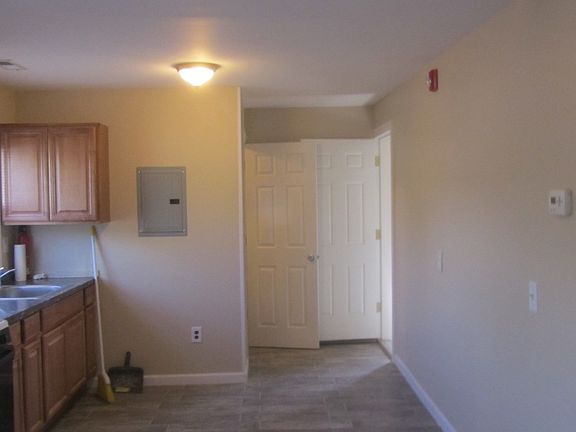 3rd image of 658 Bloomfield Ave Ste A