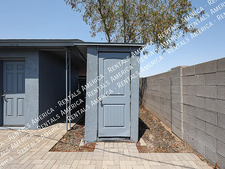 3213 S Albert Ave — Photo 38