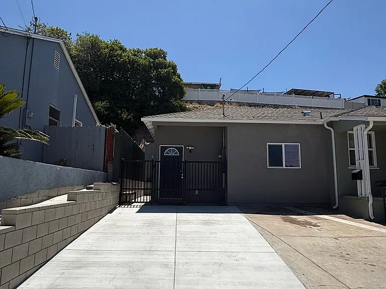 1811 Parrot St — Photo 9