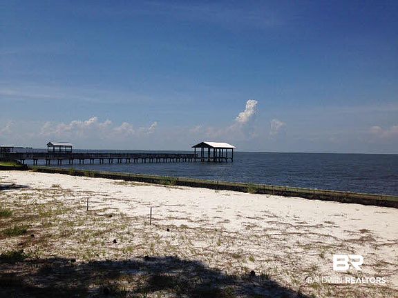 3rd image of 3 Fort Morgan Rd