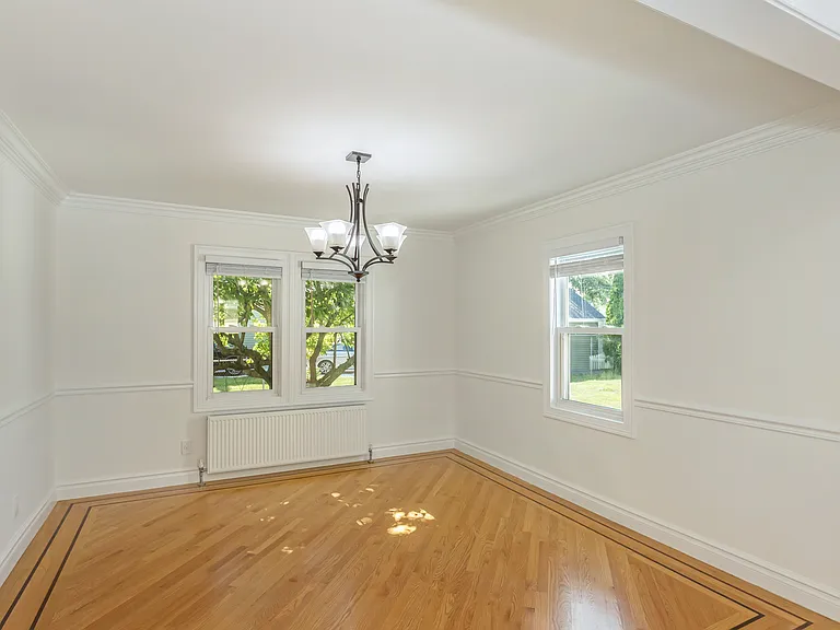104 Sheridan Ave — Photo 10