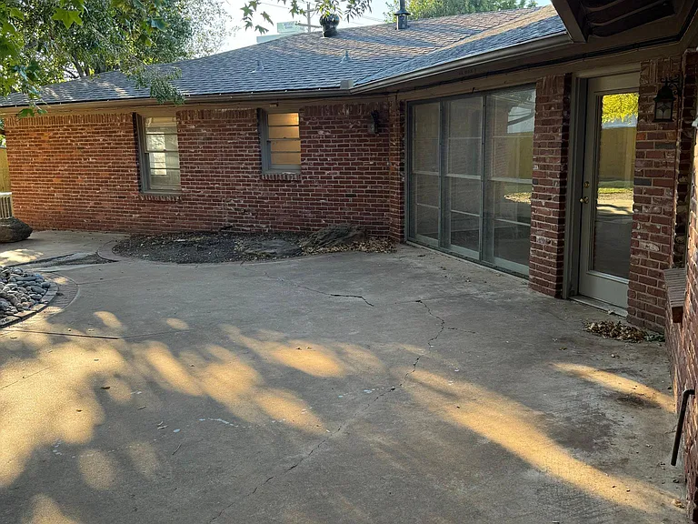 2125 Belleview Dr — Photo 4