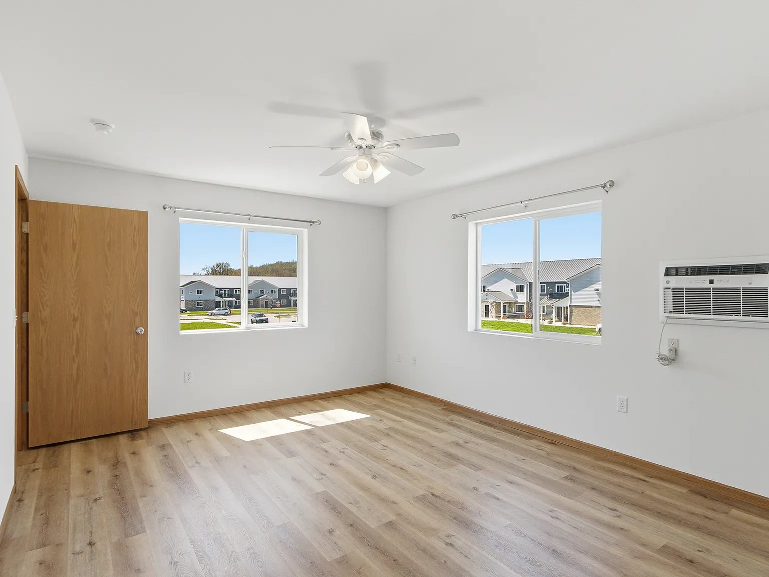 Carver Flats - 209 — Photo 4