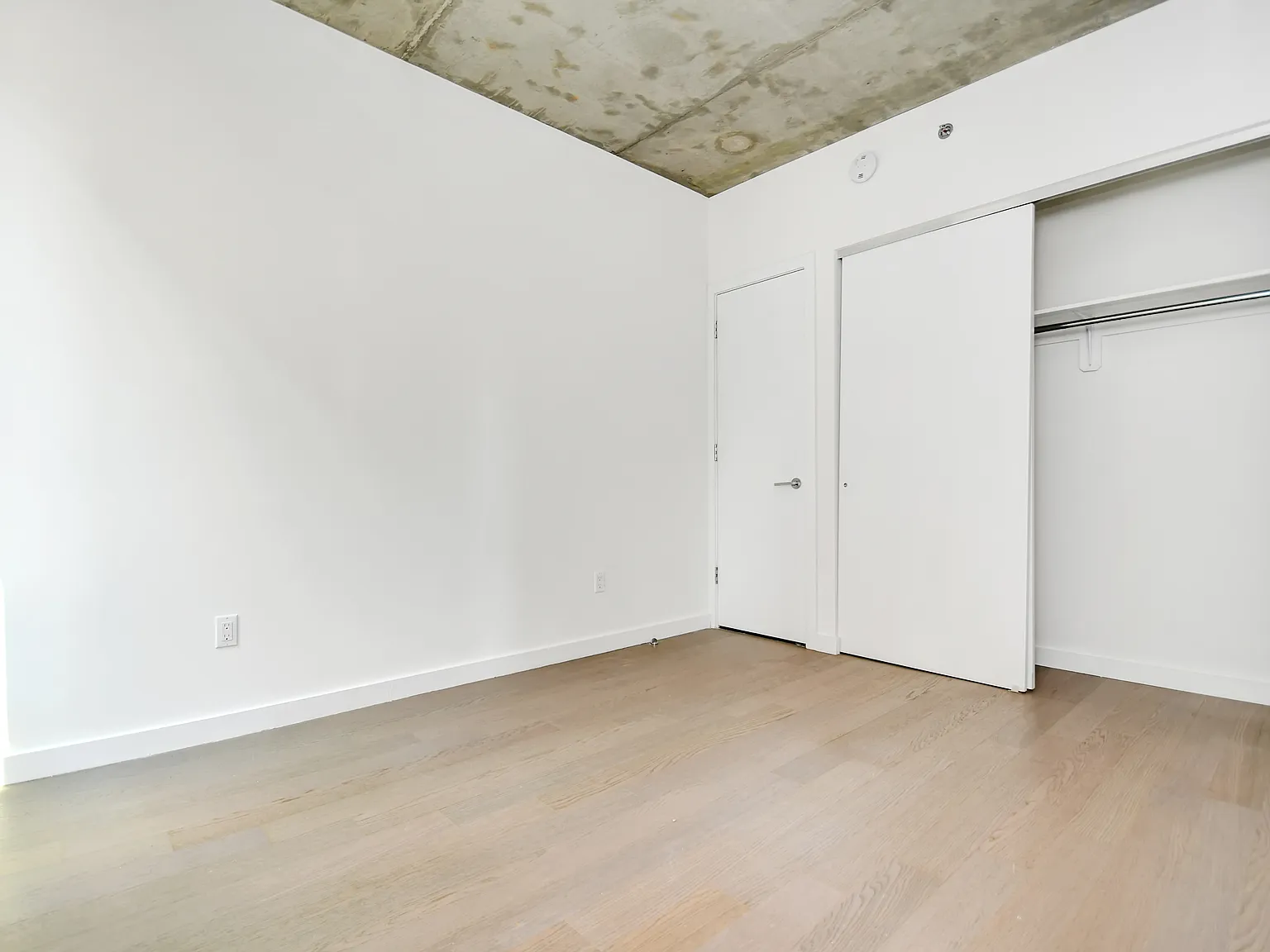 281 Union Avenue — Photo 3